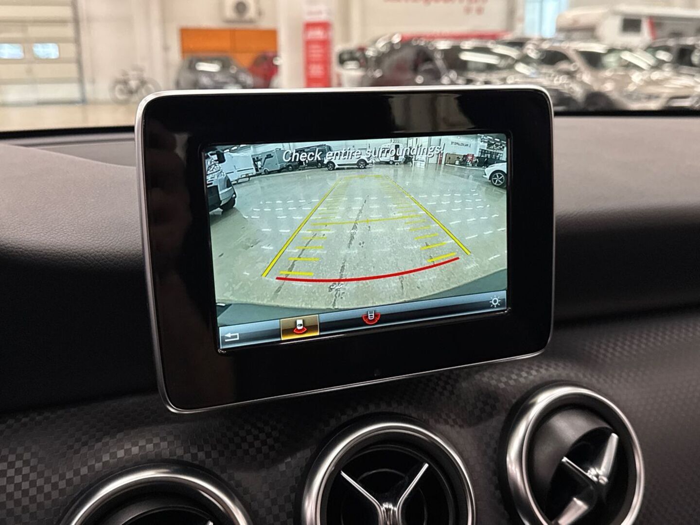 MERCEDES-BENZ A 2017