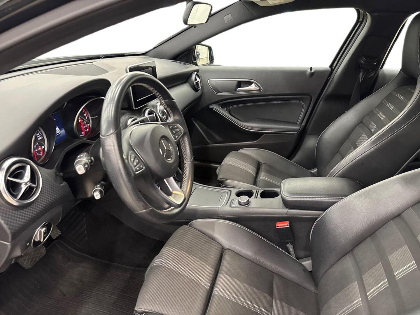 MERCEDES-BENZ A 2017
