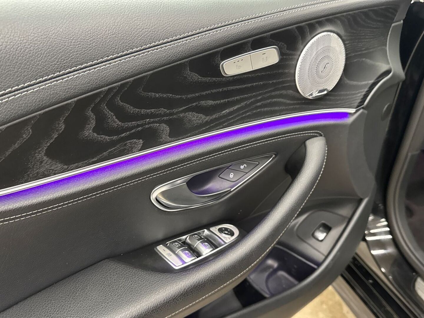 MERCEDES-BENZ E 19