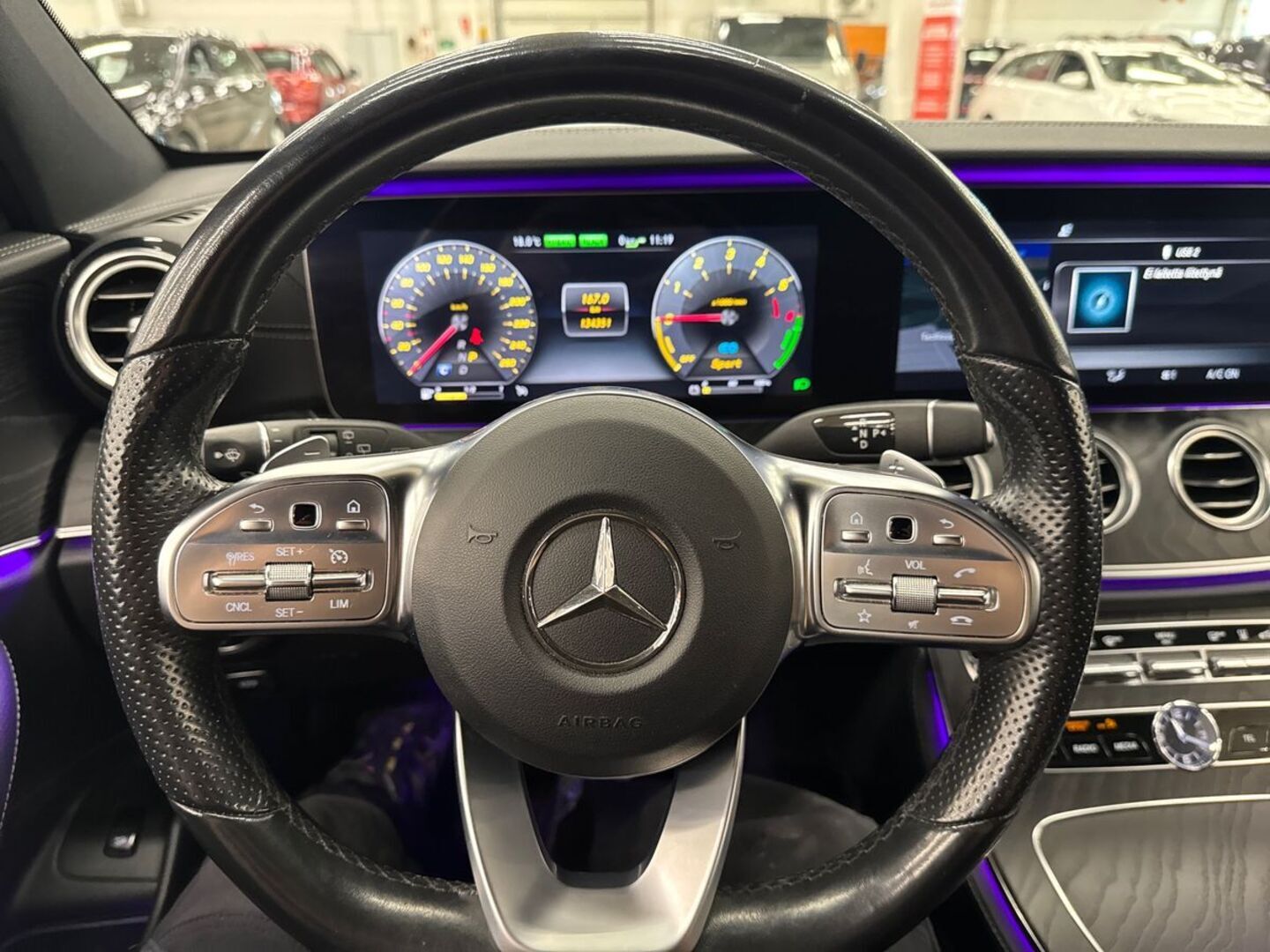 MERCEDES-BENZ E 21