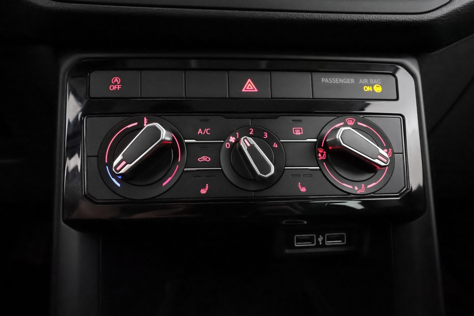 VOLKSWAGEN T-Cross 2019