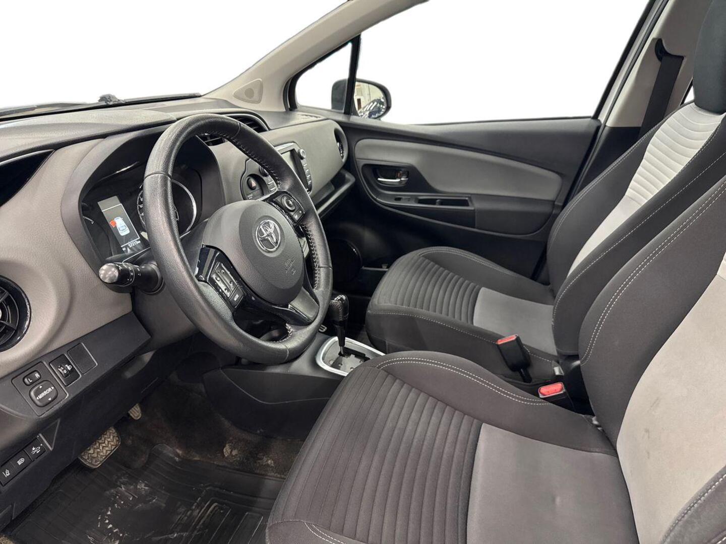 TOYOTA Yaris 2020