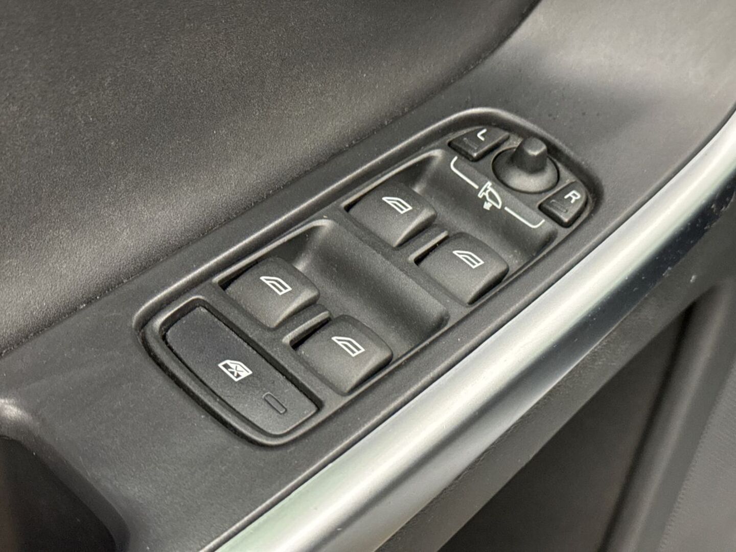 VOLVO XC60 2011