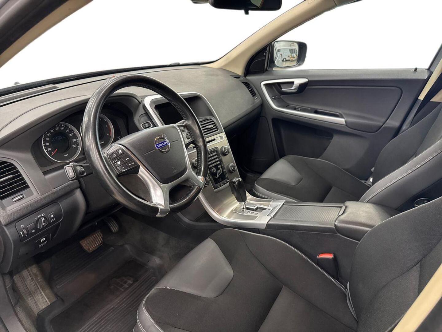 VOLVO XC60 2011