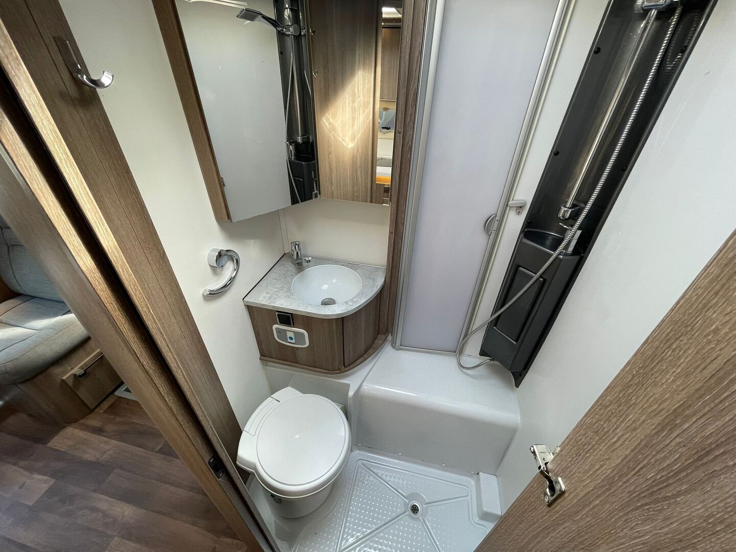 KABE Travel Master 740 LB 2021