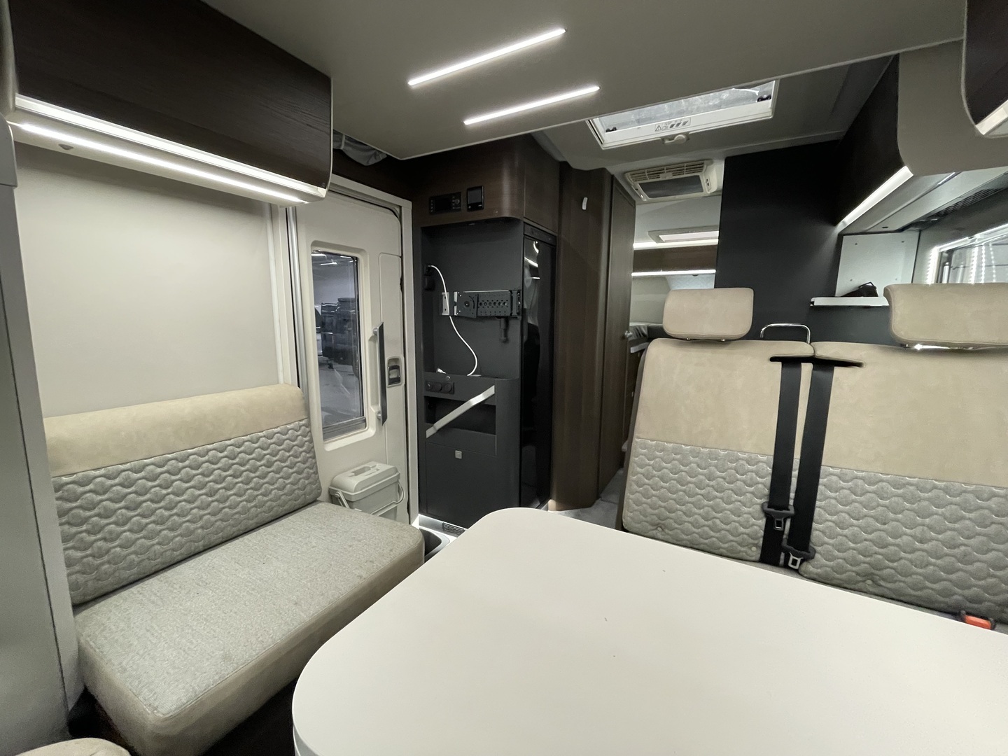 ADRIA Matrix Supreme 670 SL 2021