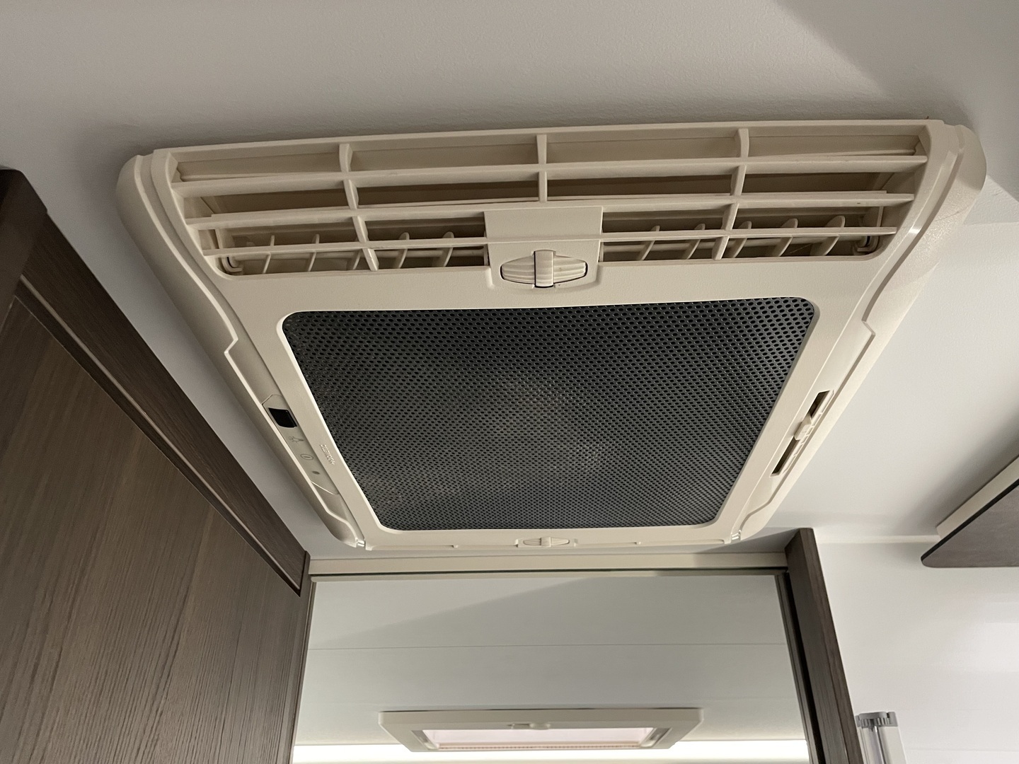 ADRIA Matrix Supreme 670 SL 2021