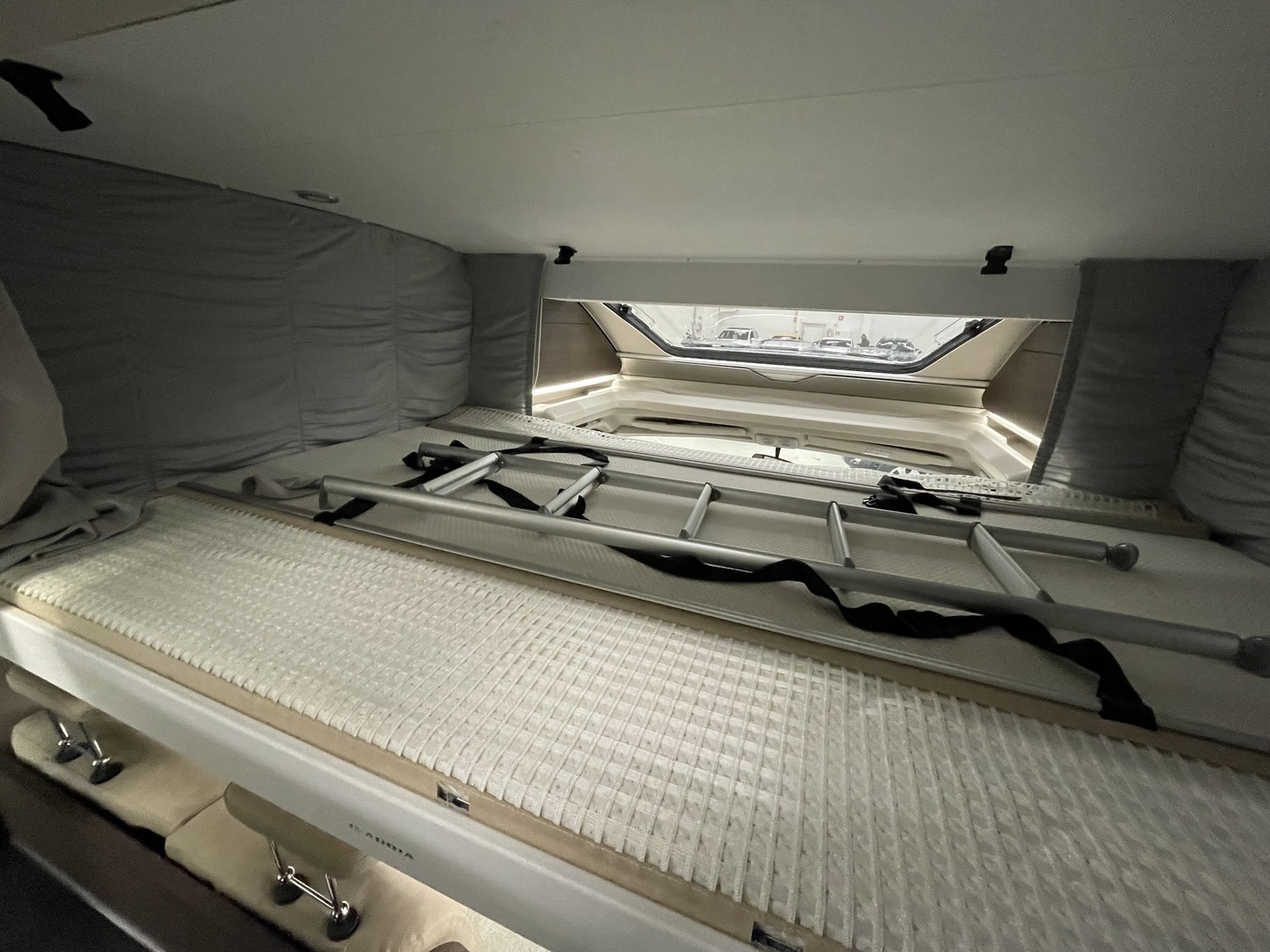 ADRIA Matrix Supreme 670 SL 2021