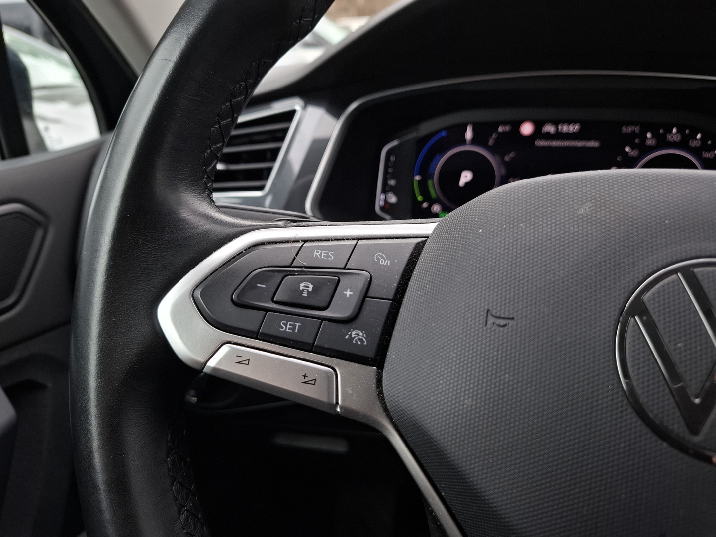 VOLKSWAGEN Tiguan 2021