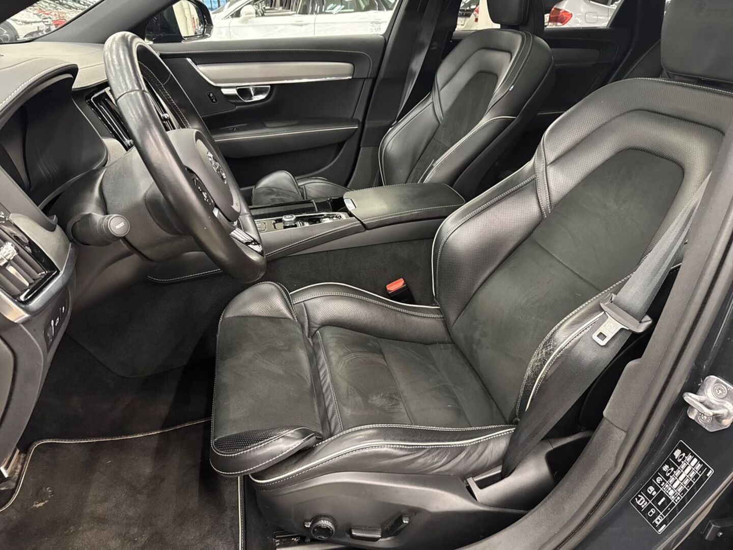 VOLVO V90 2019