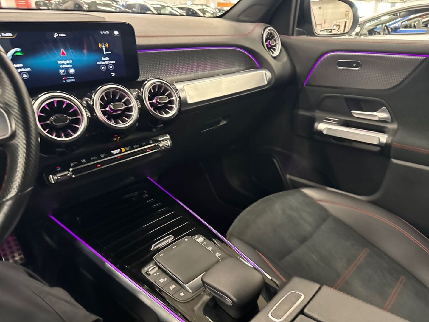 MERCEDES-BENZ EQB 27