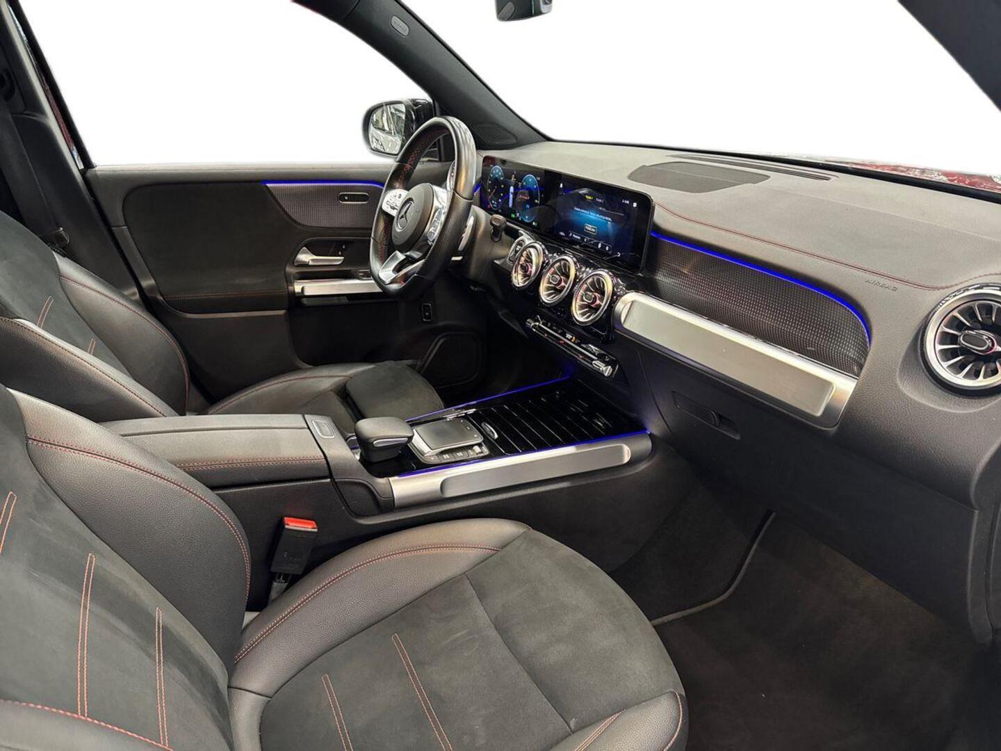 MERCEDES-BENZ EQB 9