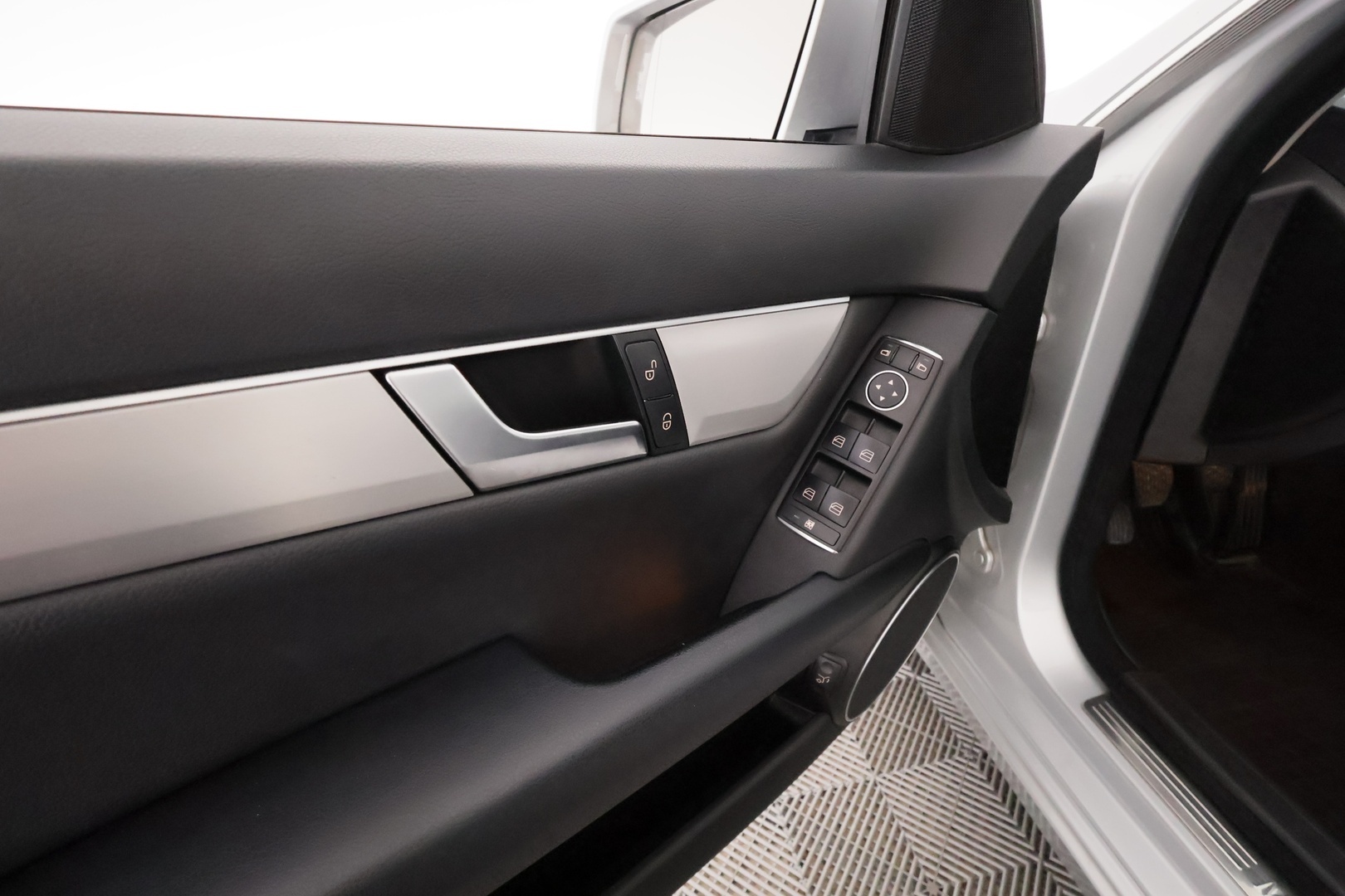 MERCEDES-BENZ C 2012