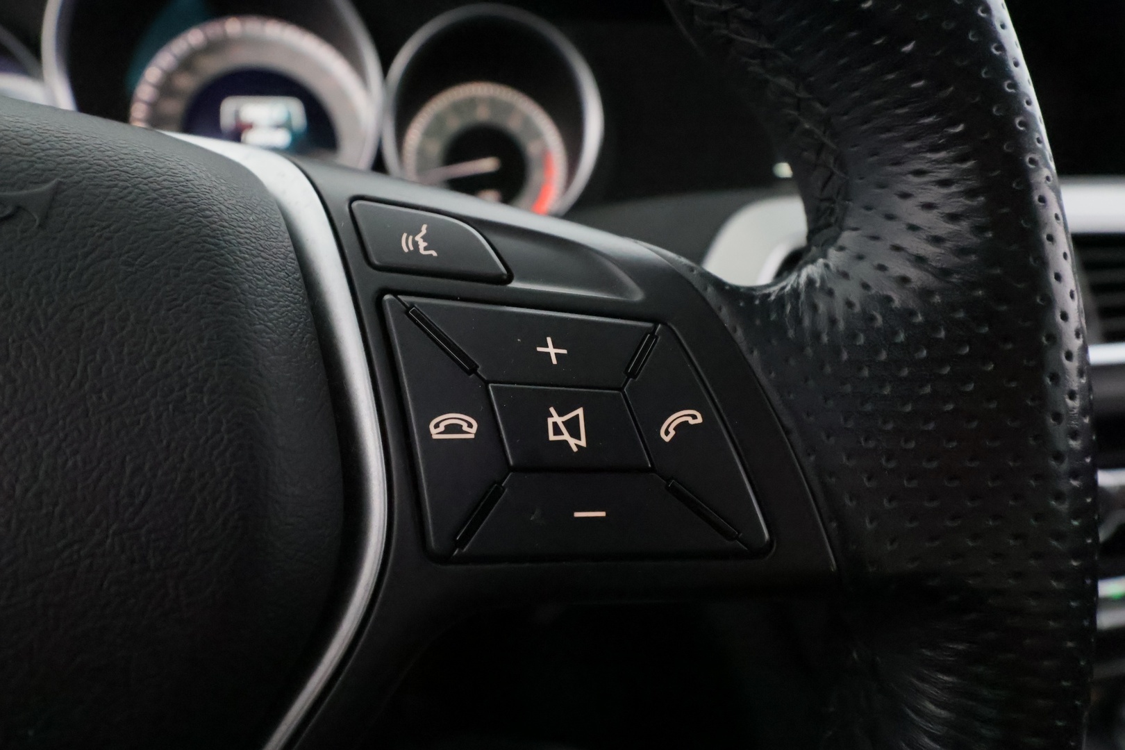 MERCEDES-BENZ C 2012