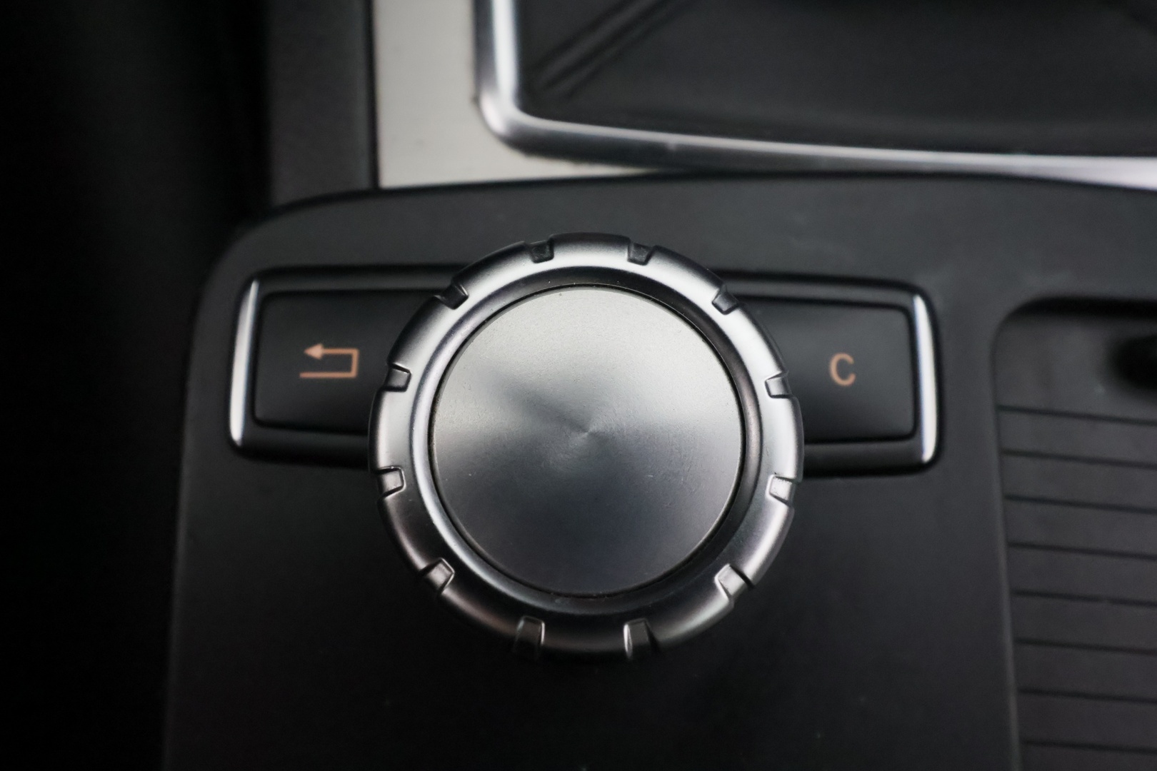 MERCEDES-BENZ C 2012