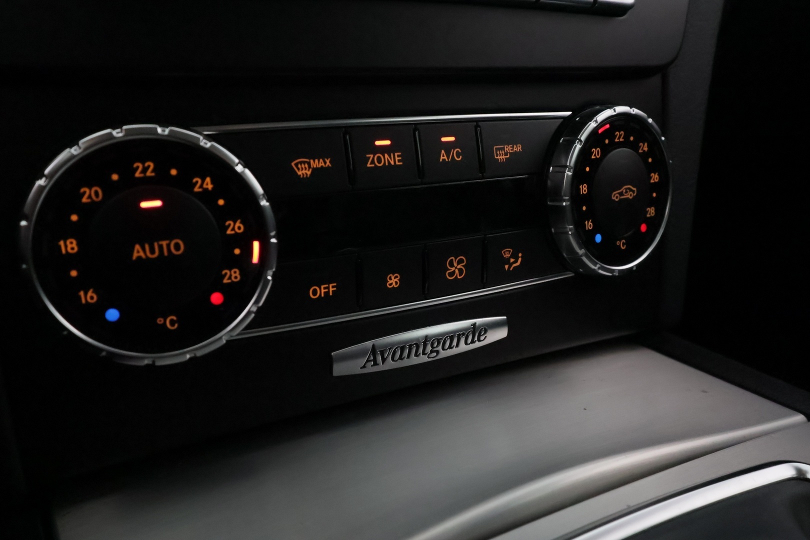 MERCEDES-BENZ C 2012