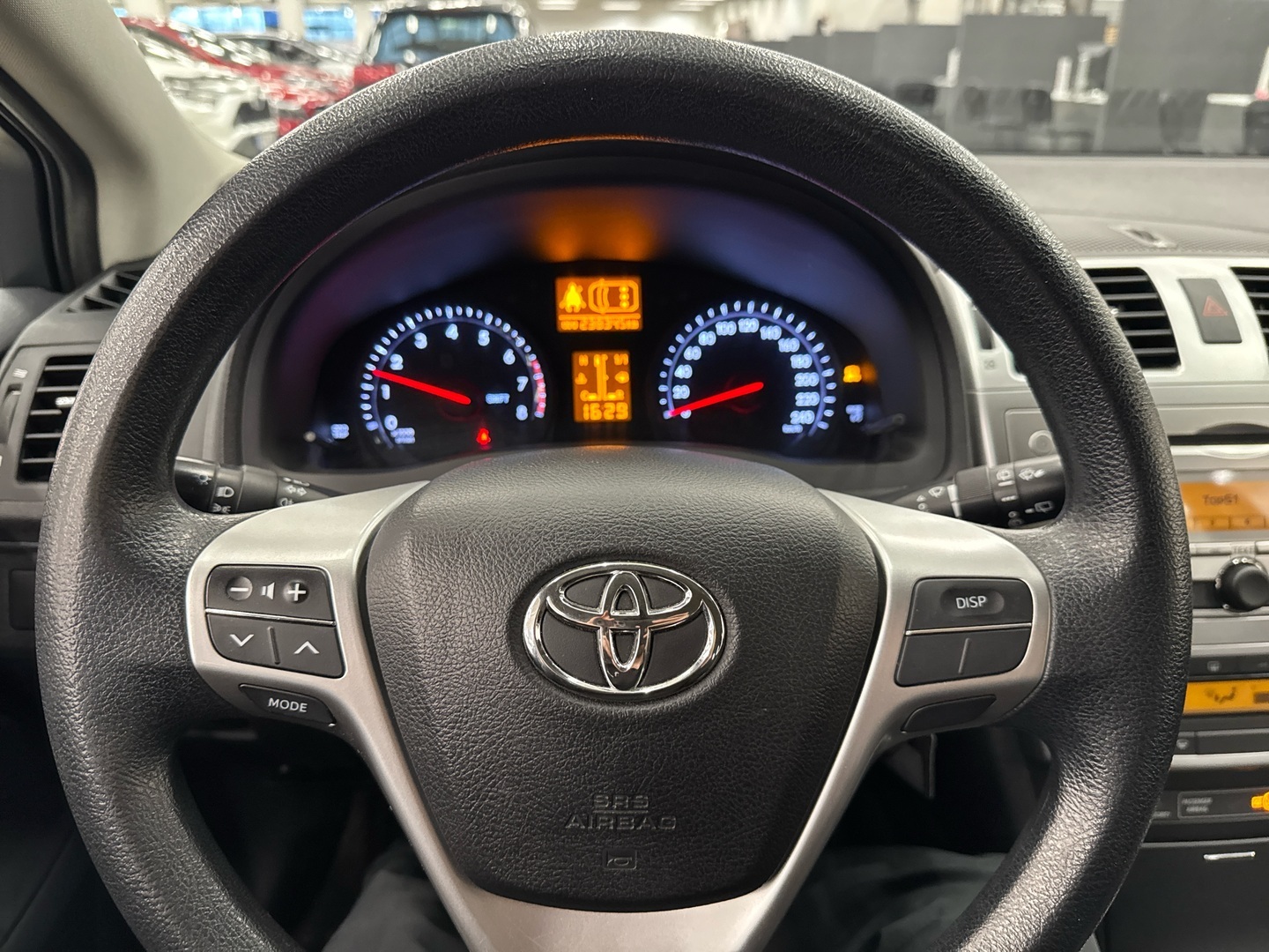 TOYOTA Avensis 2012