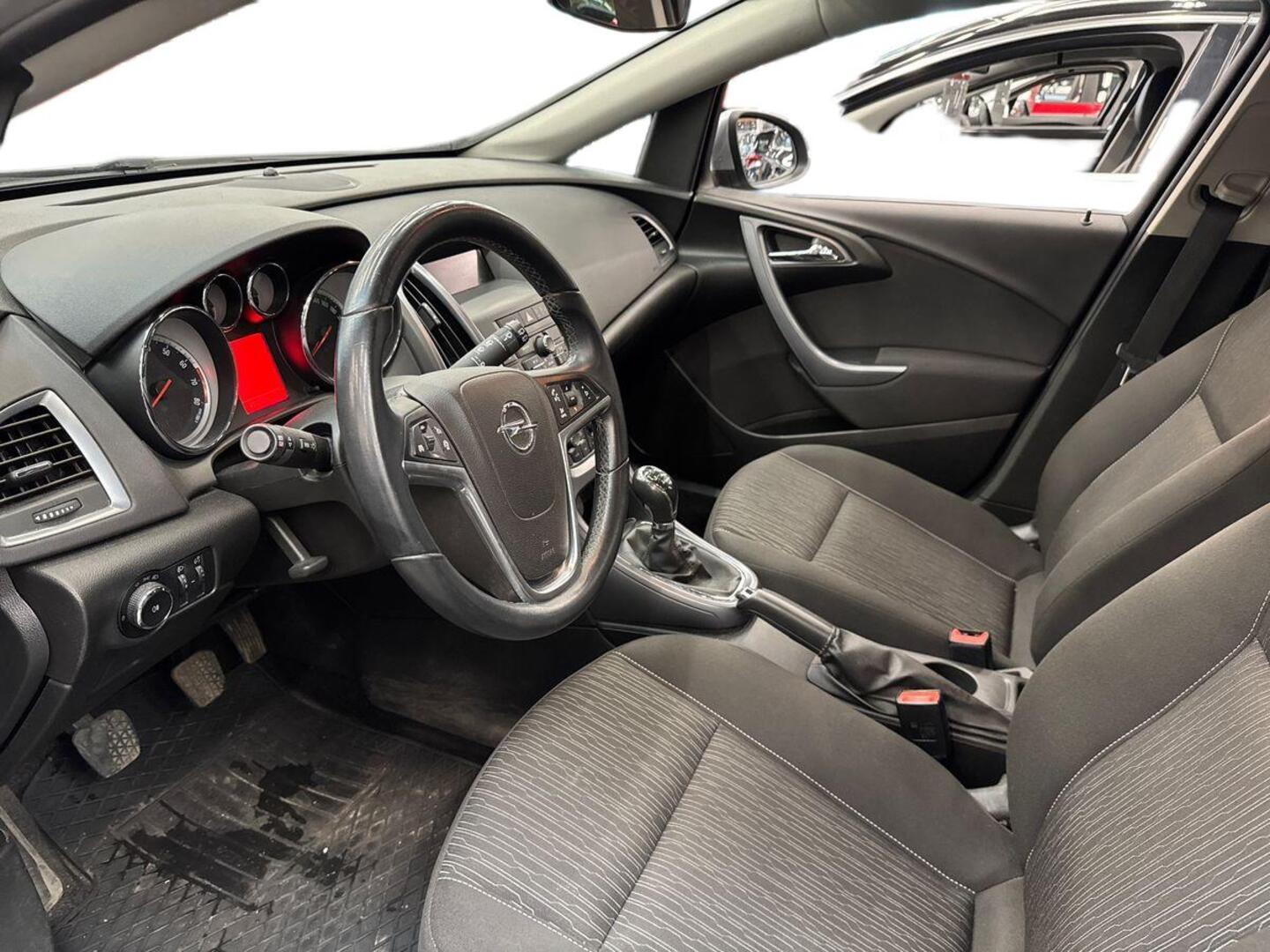 OPEL Astra 2013