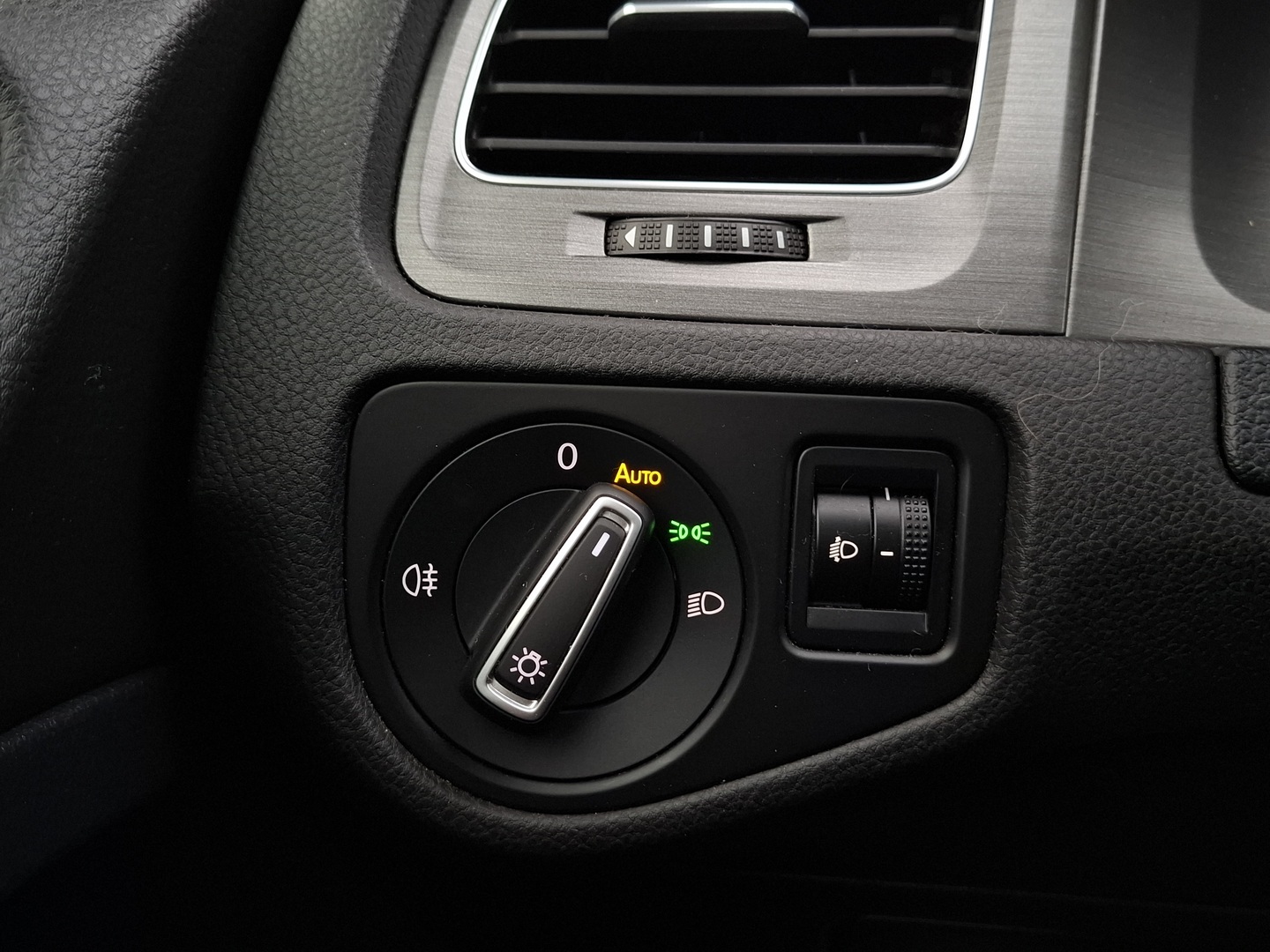 VOLKSWAGEN Golf 2013