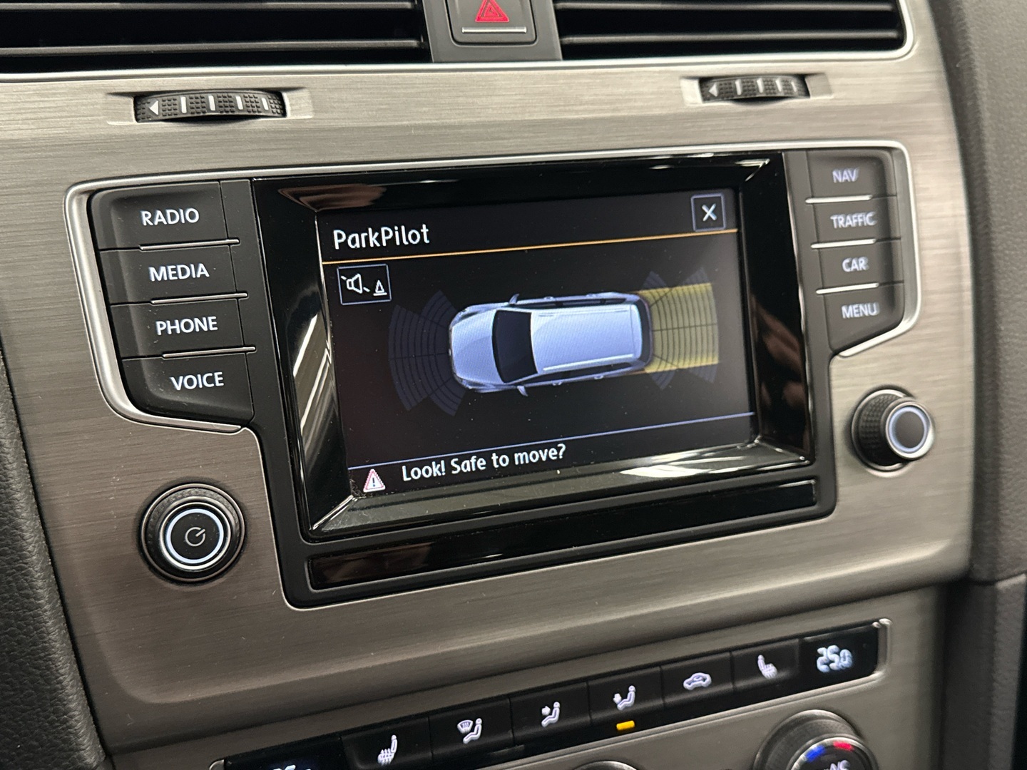 VOLKSWAGEN Golf 2015