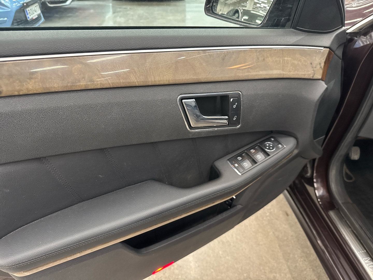 MERCEDES-BENZ E 2009