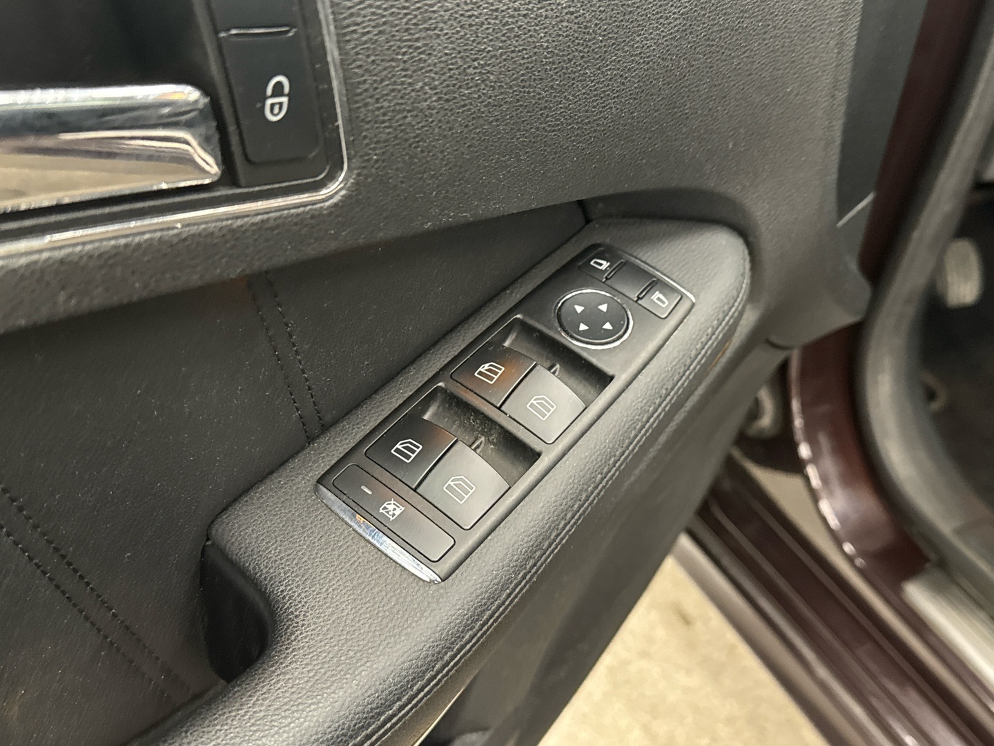 MERCEDES-BENZ E 2009