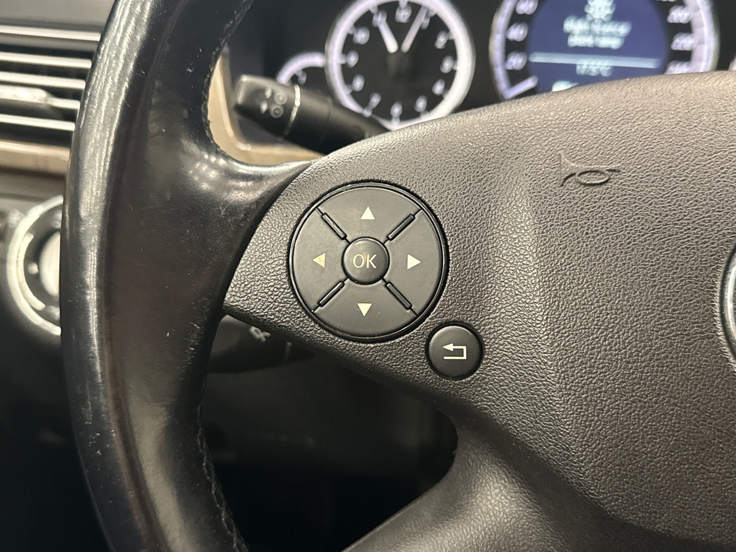 MERCEDES-BENZ E 2009