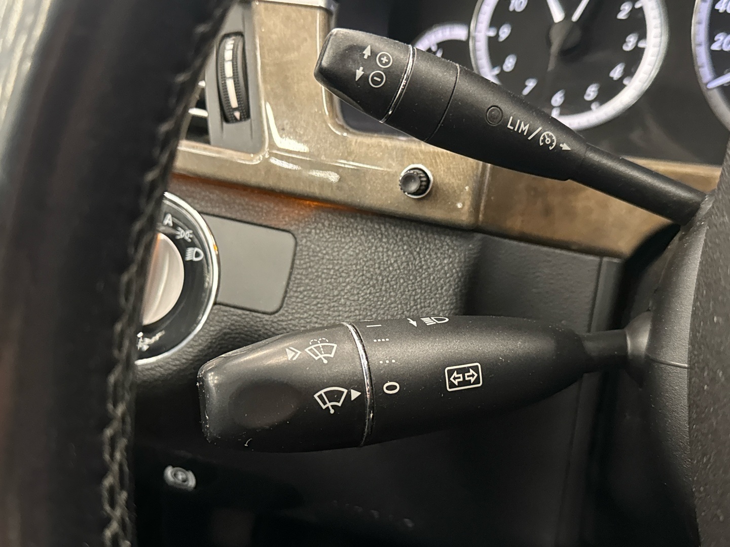 MERCEDES-BENZ E 2009