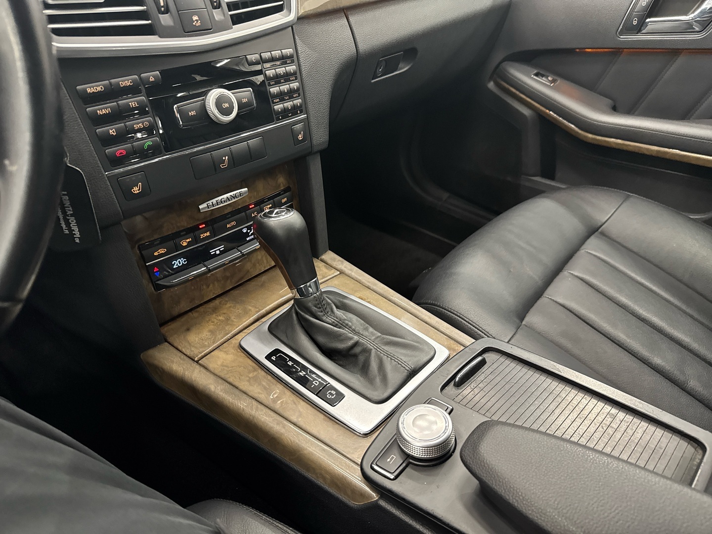 MERCEDES-BENZ E 2009