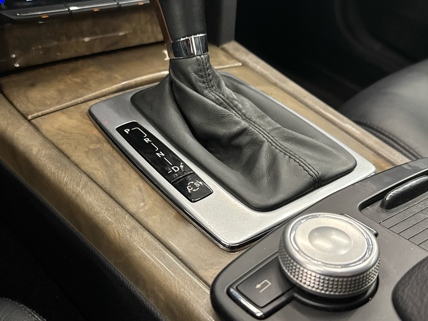 MERCEDES-BENZ E 2009