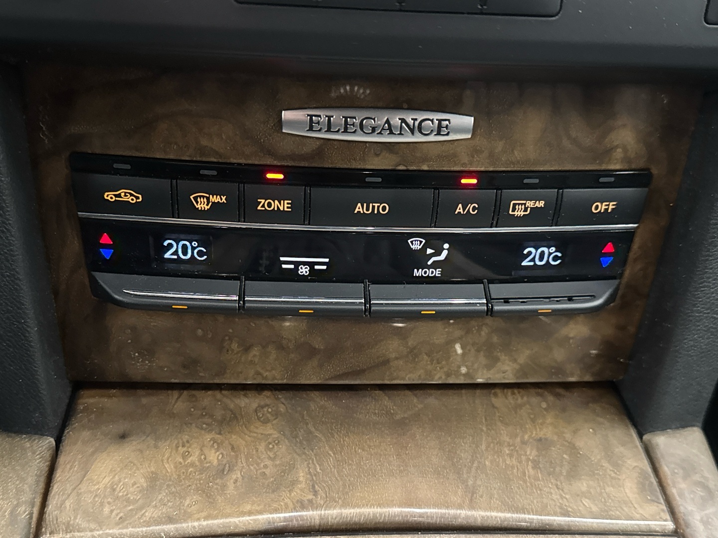 MERCEDES-BENZ E 2009