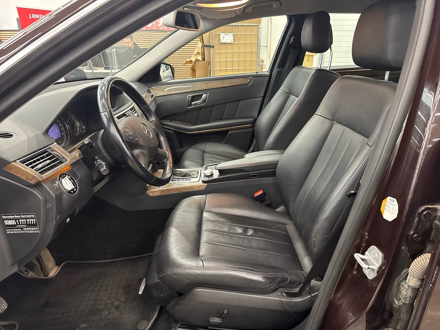 MERCEDES-BENZ E 2009