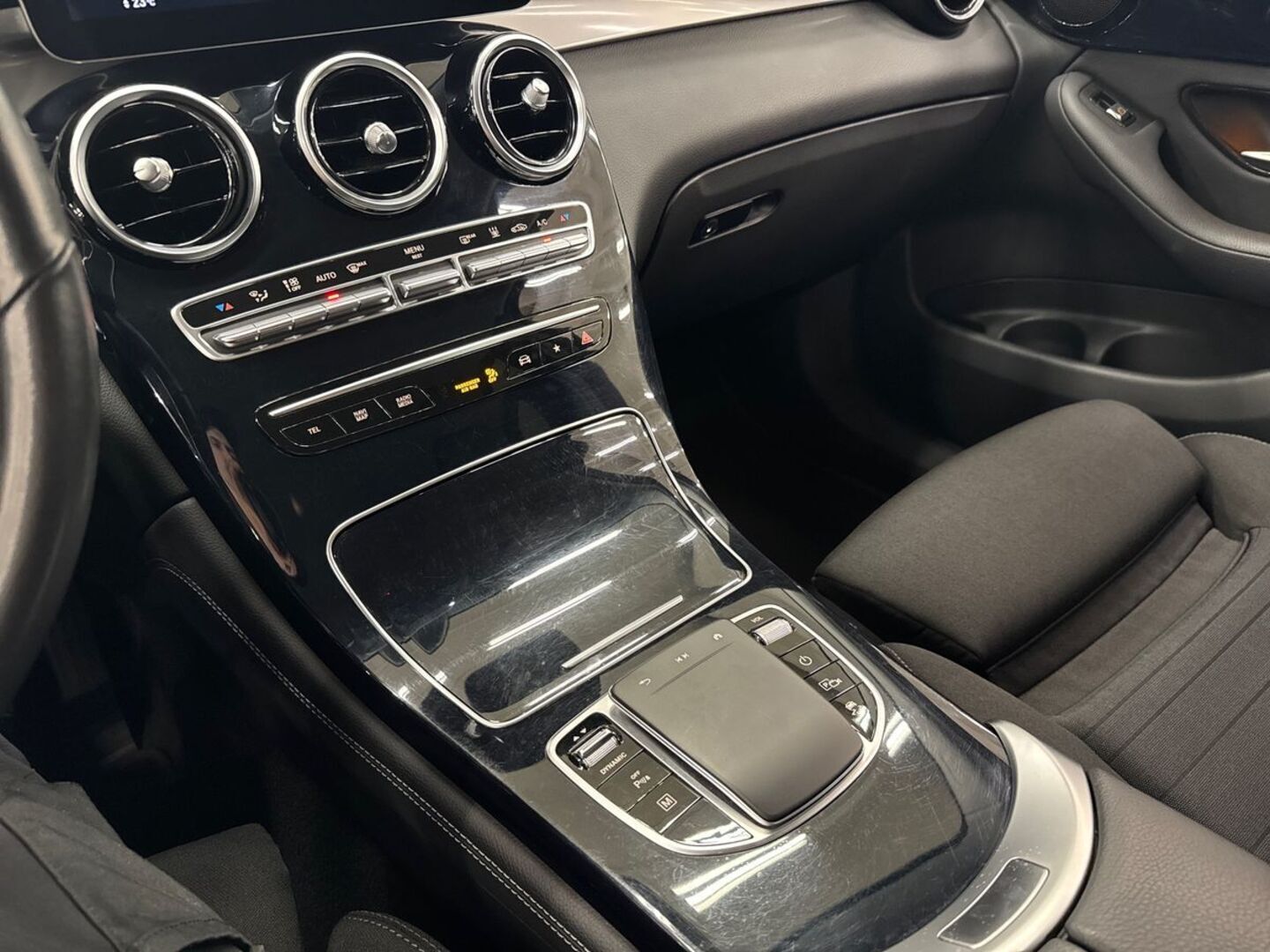 MERCEDES-BENZ GLC 28