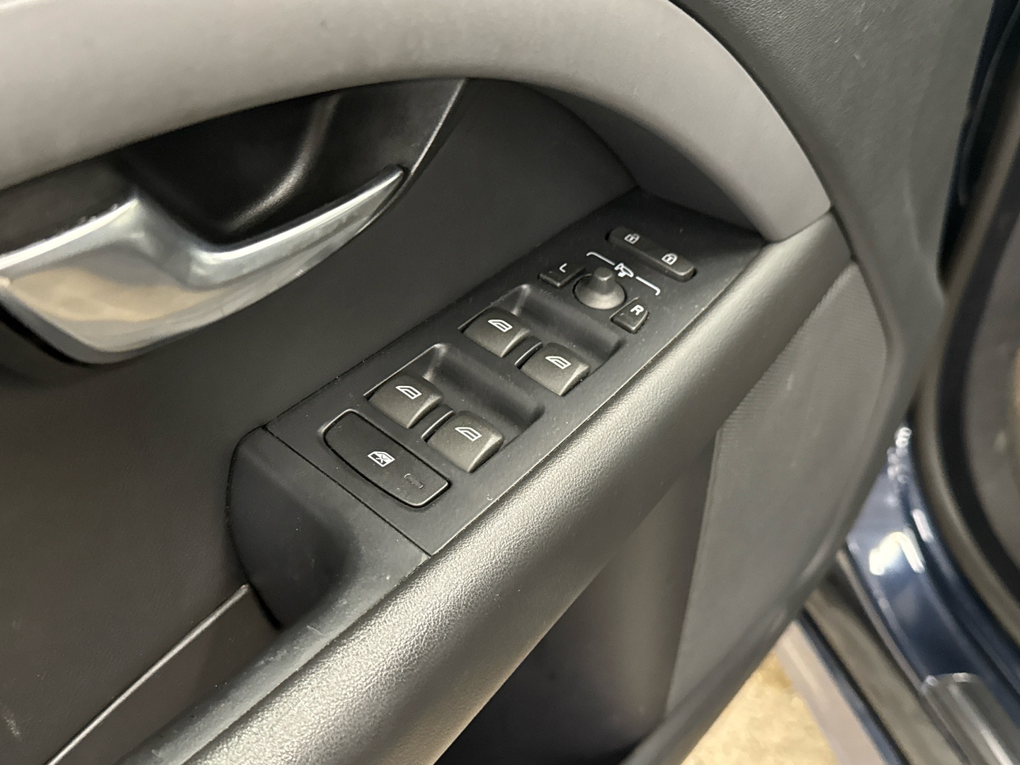 VOLVO V70 2014