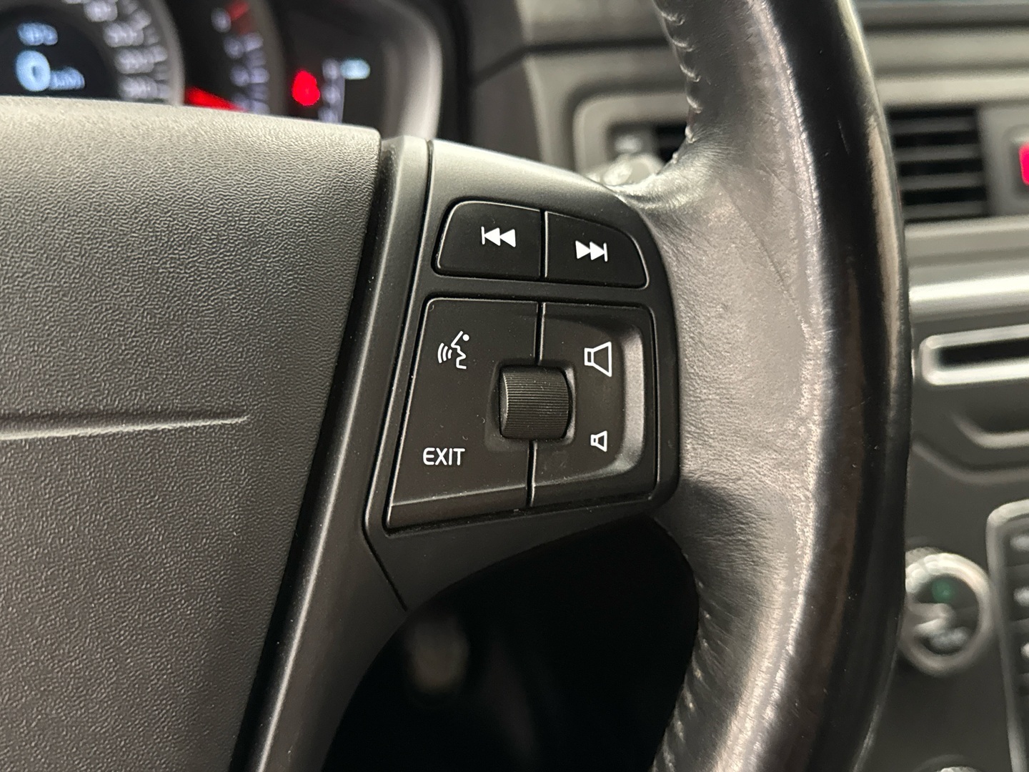 VOLVO V70 2014
