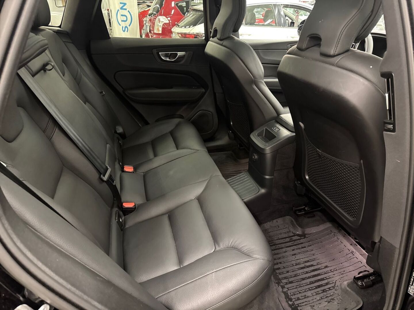 VOLVO XC60 2023