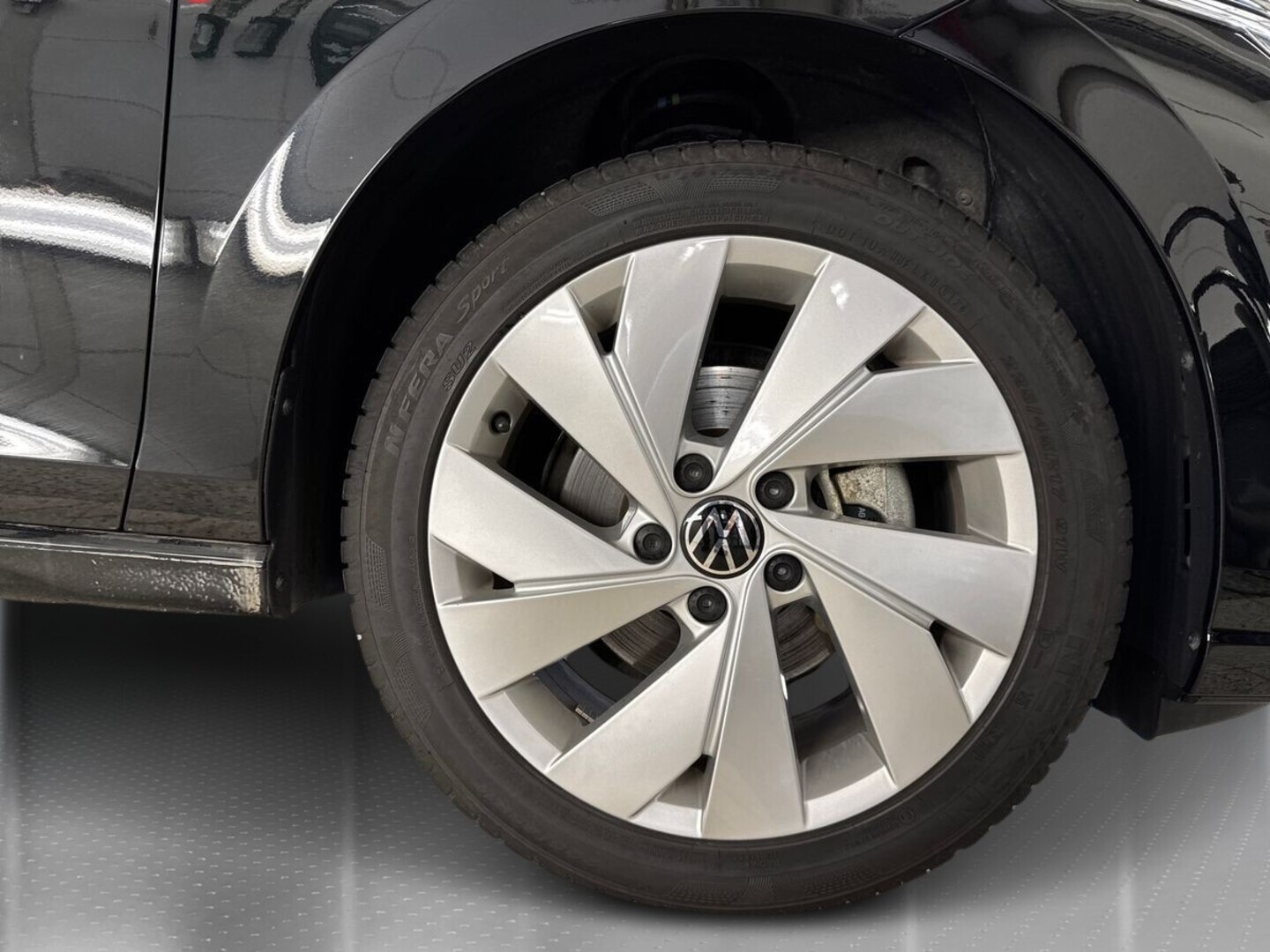 VOLKSWAGEN Golf 2025