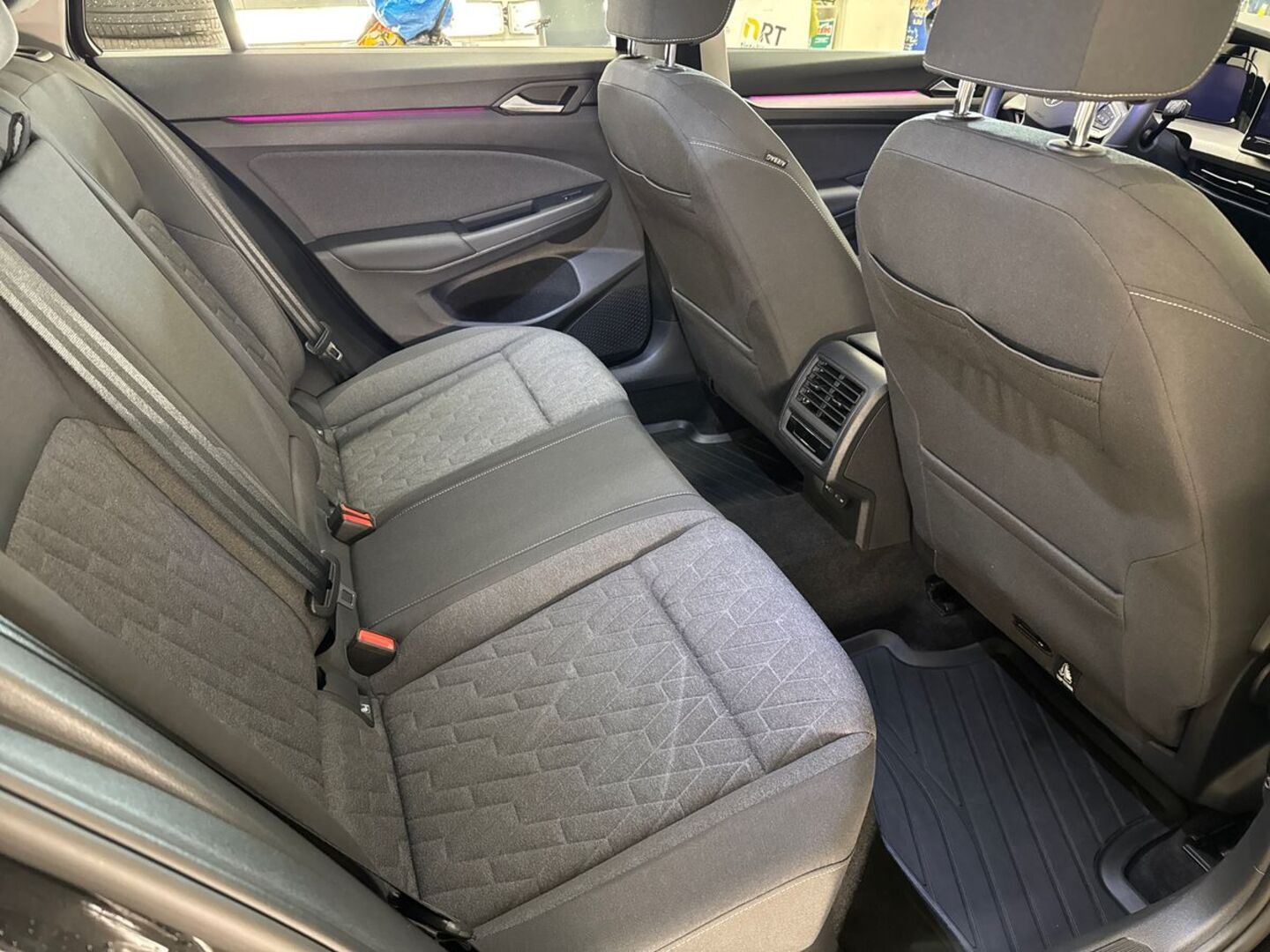 VOLKSWAGEN Golf 2025