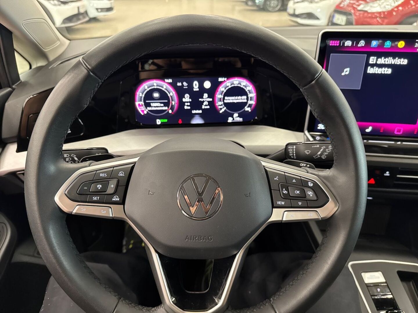 VOLKSWAGEN Golf 2025