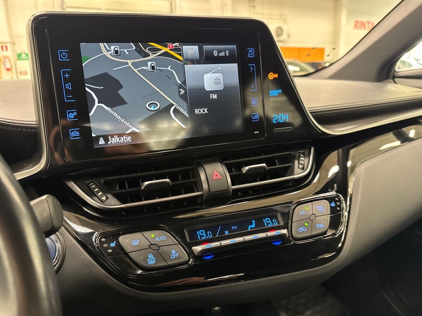 TOYOTA C-HR 2019