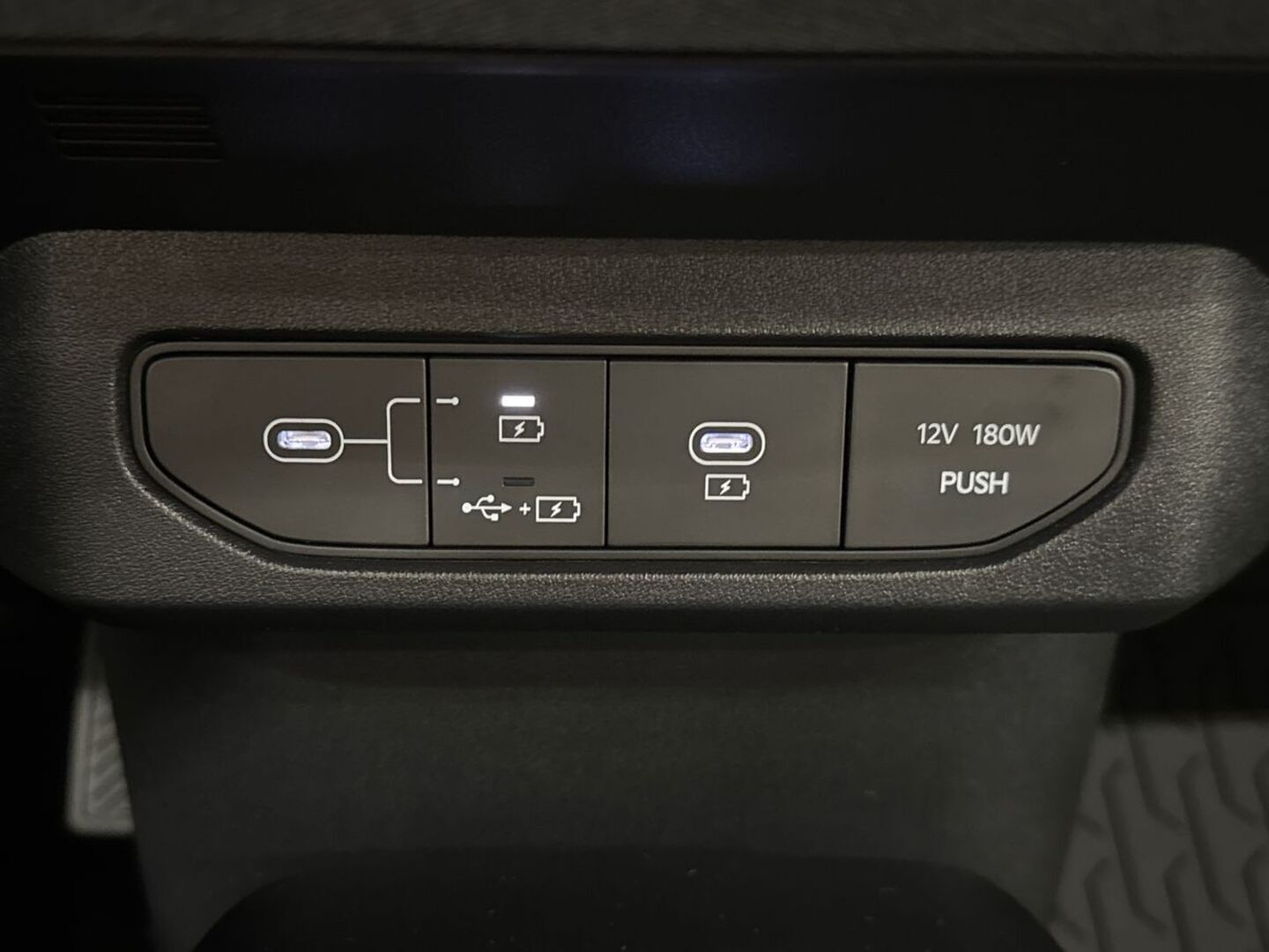KIA EV4 2026