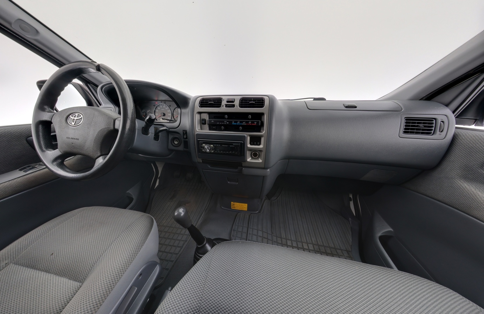 TOYOTA Hiace 2011