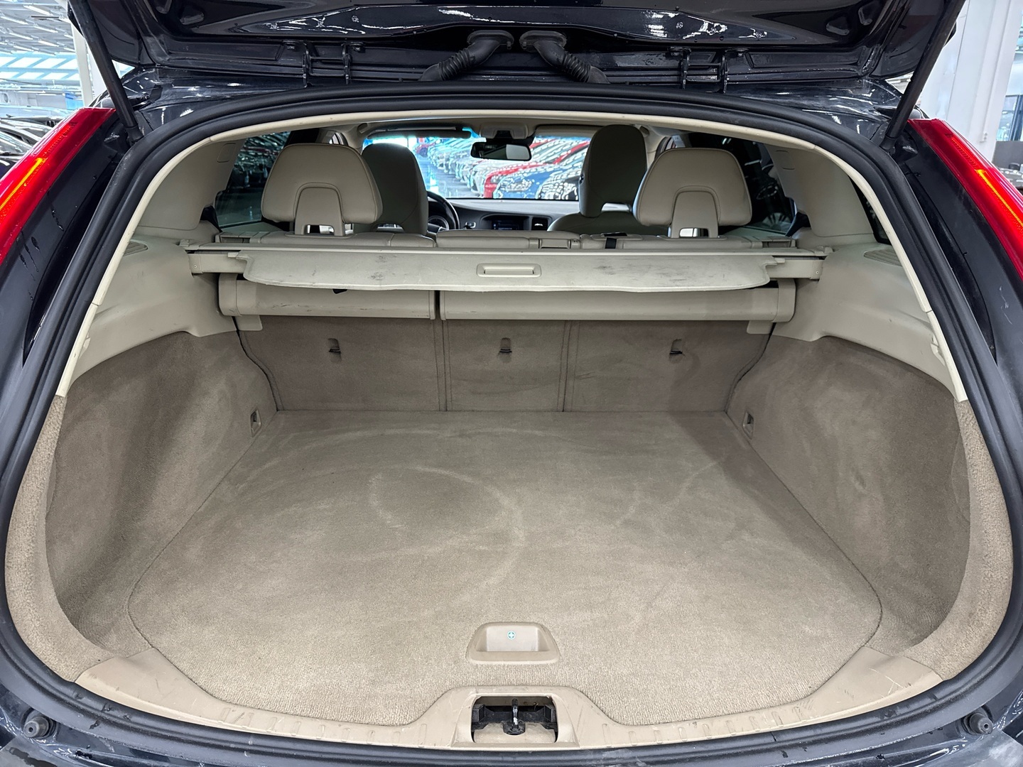 VOLVO V60 2013