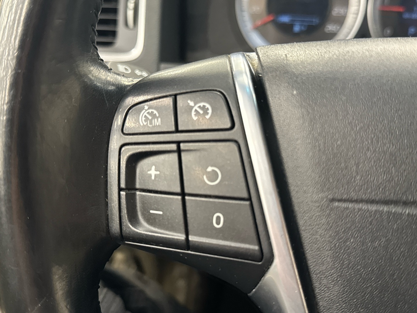 VOLVO V60 2013