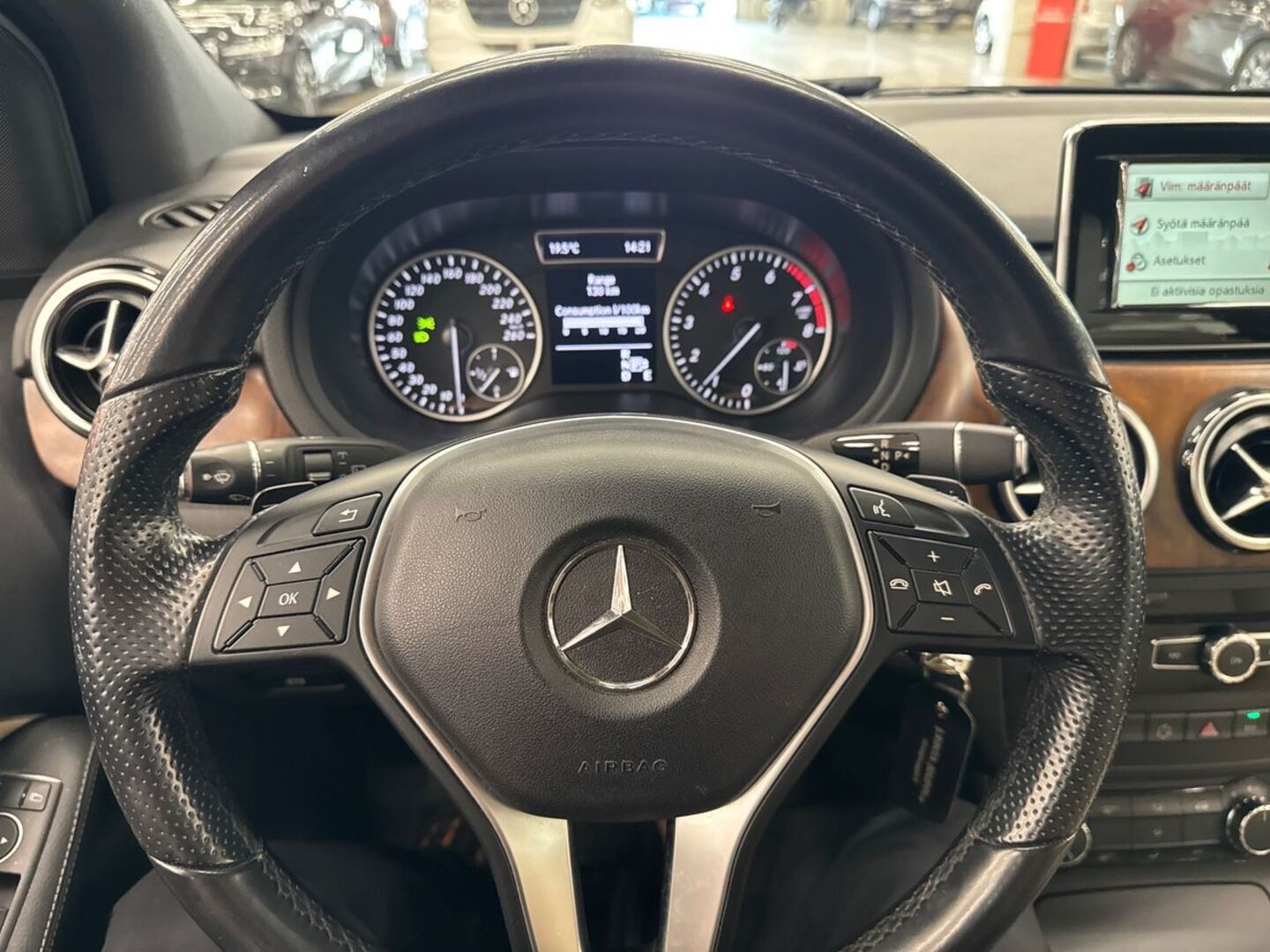 MERCEDES-BENZ B 2013