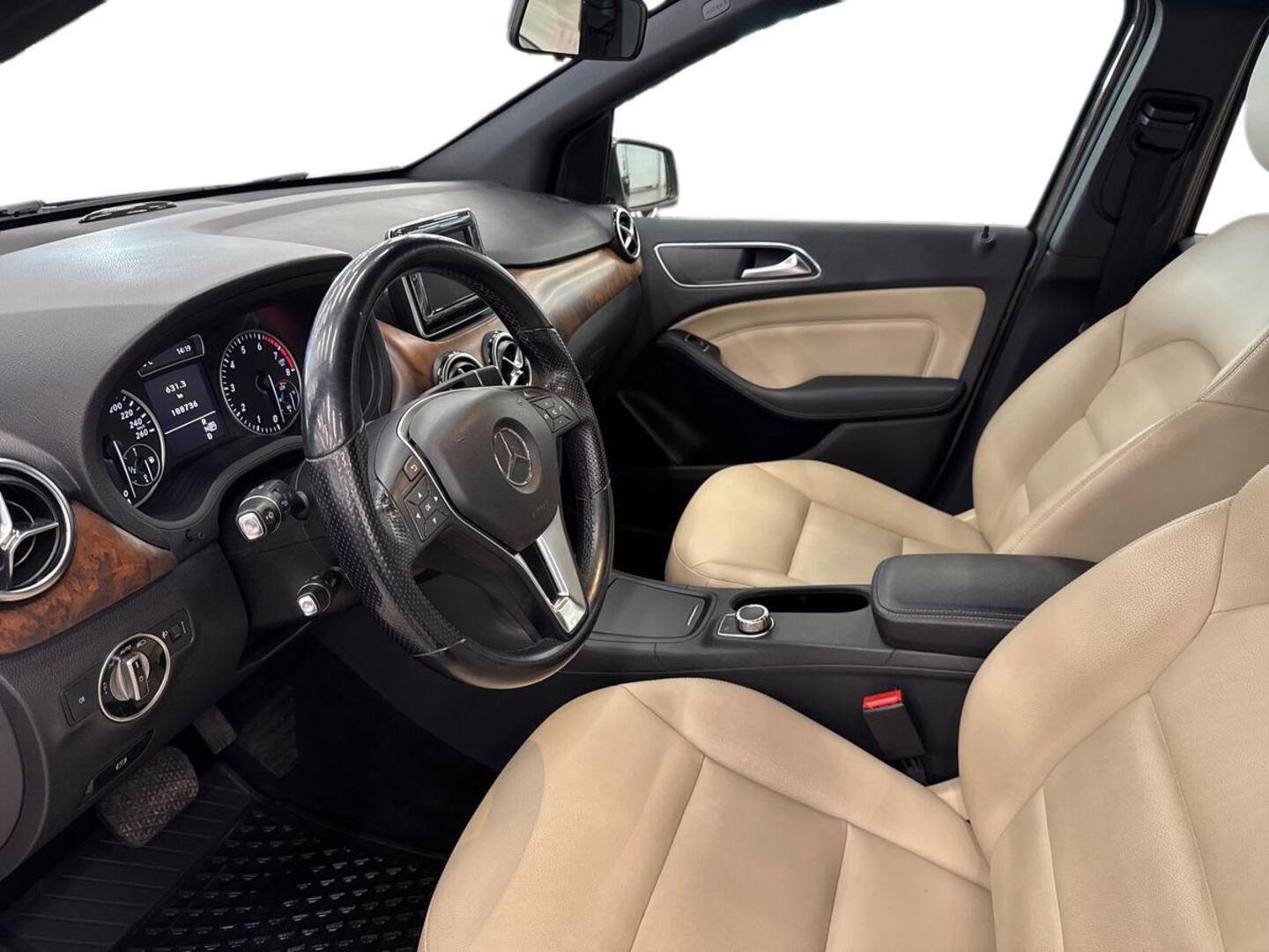 MERCEDES-BENZ B 2013