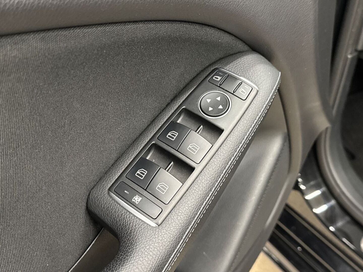 MERCEDES-BENZ B 2016