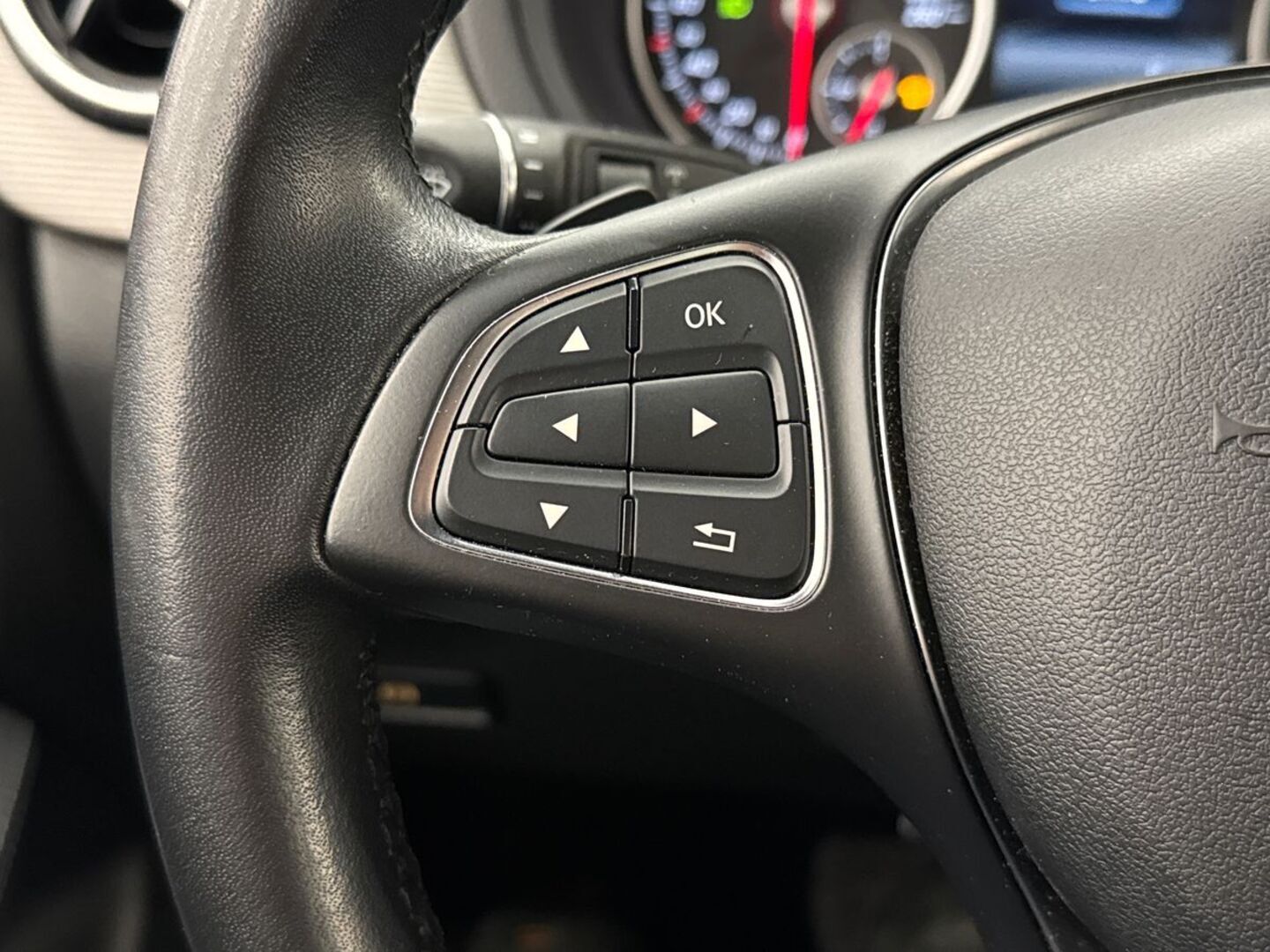 MERCEDES-BENZ B 2016