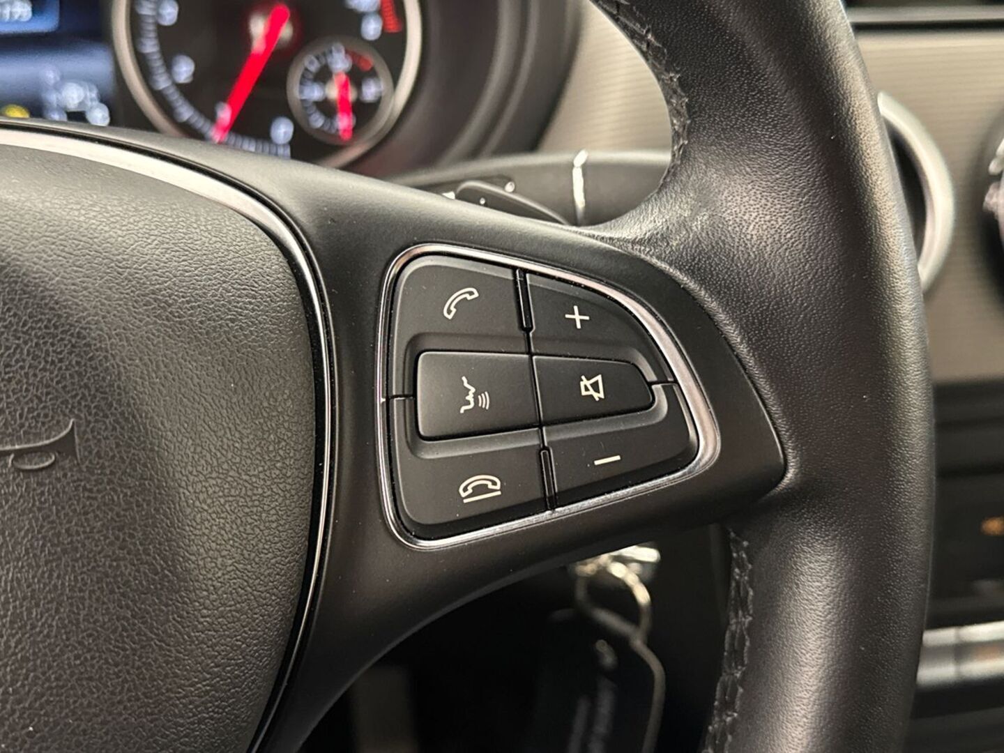 MERCEDES-BENZ B 2016