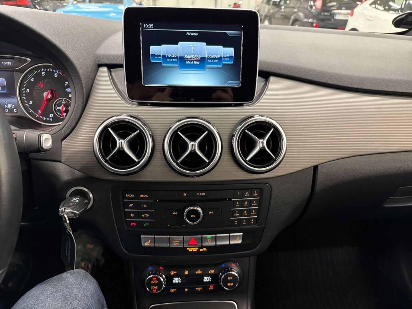 MERCEDES-BENZ B 2016